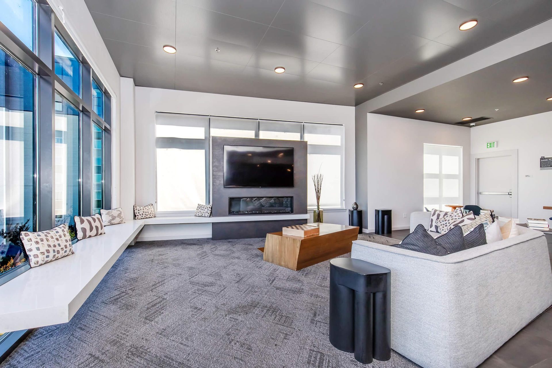 Resident clubroom at Harbor Sky, Portland