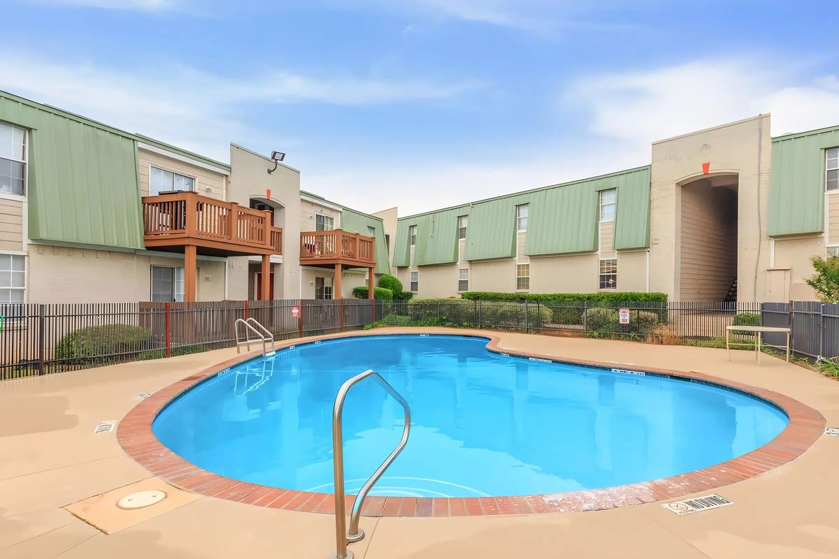 Pool at Chaparral, Fort Worth