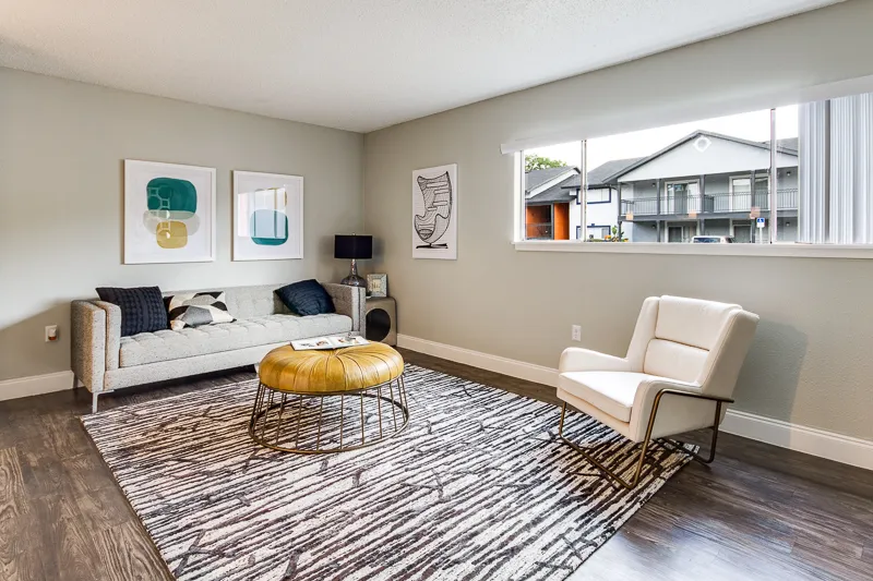Beverly at Lakeside — Living room