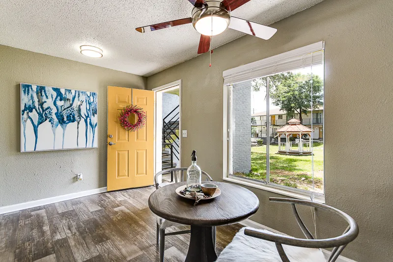 Catalina — Dining area