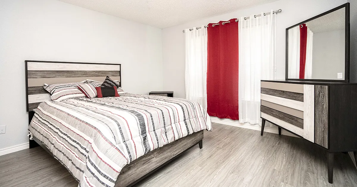 Eden Pointe — Den