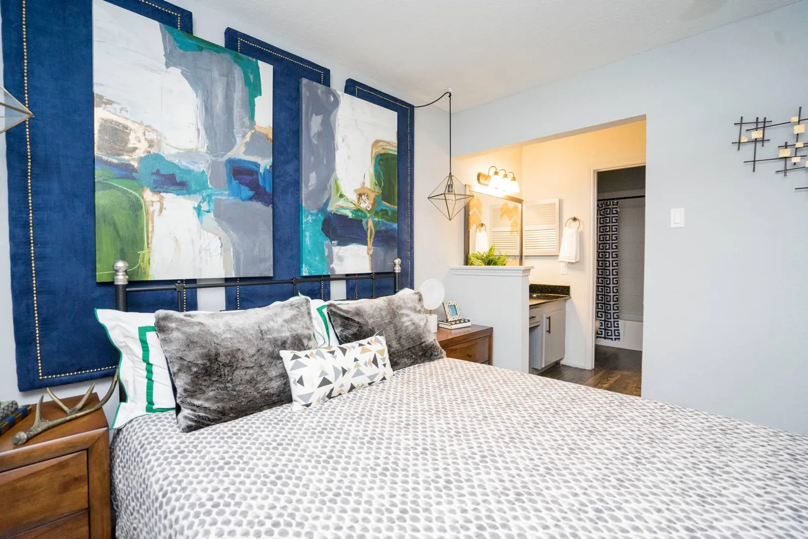 Establishment — Bedroom