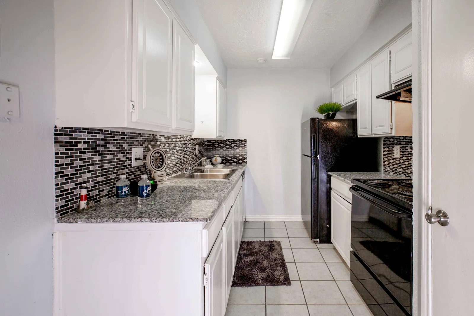 Marina Club — Kitchen
