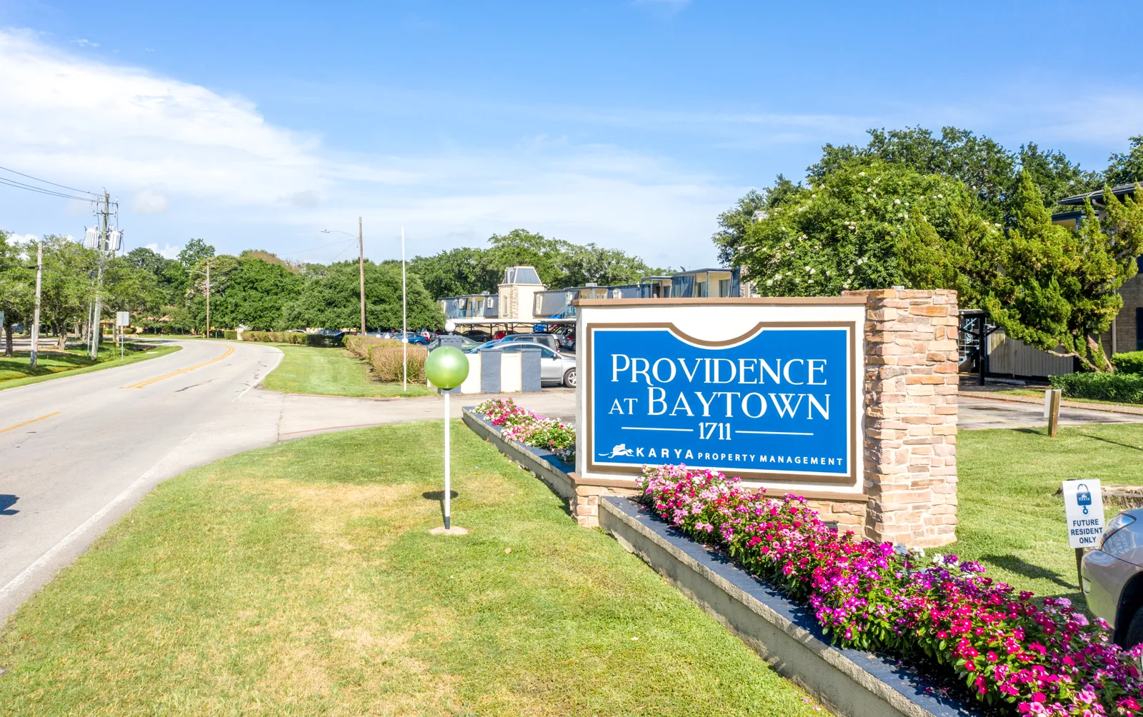 Providence at Baytown — Den