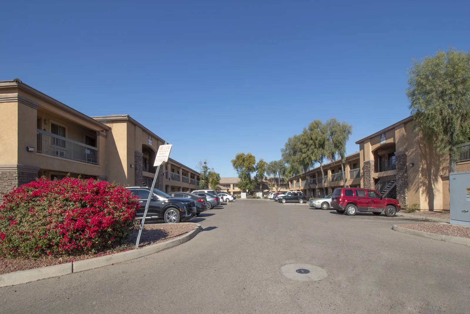 Residence at Tolleson — Den