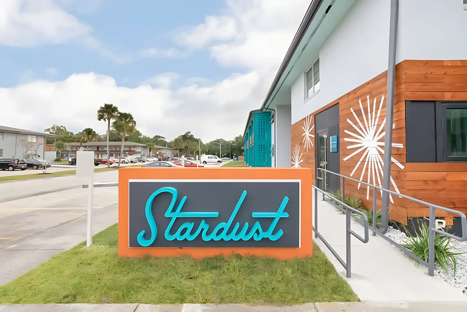 Stardust — The clubhouse and sign