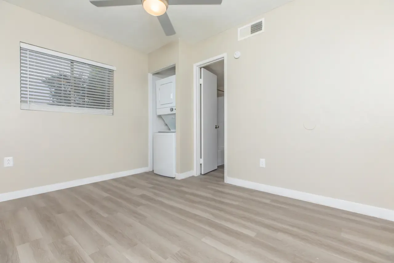 Tides on 51st — Living room